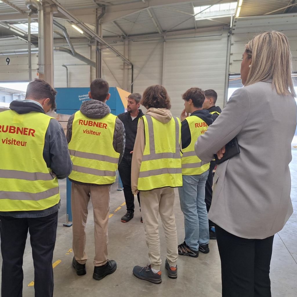 Nos élèves en visite dans l'atelier Rubner pour la découvertes des métiers en Bachelor 